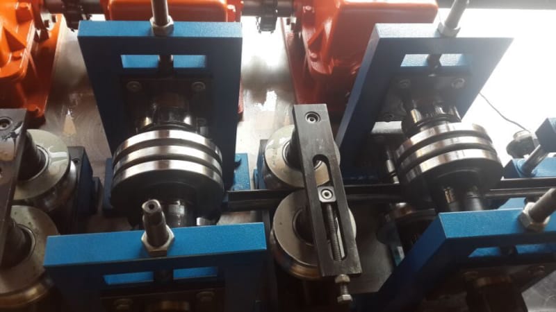 Metal rock bolts making machine.jpg