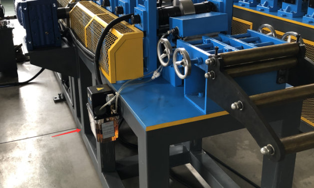 Stud and track steel wall framing profile rolling forming machine