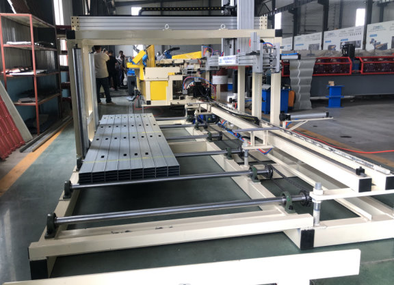 Stud and track steel wall framing profile rolling forming machine