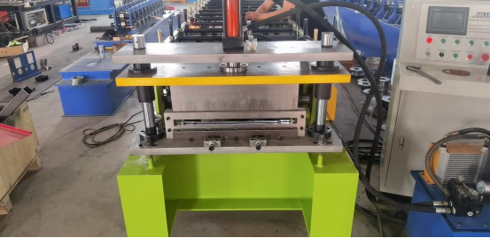 Snap lock standing seam rolling machine