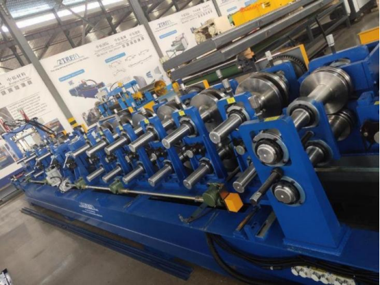 Automatic CZ purlin roll forming machine