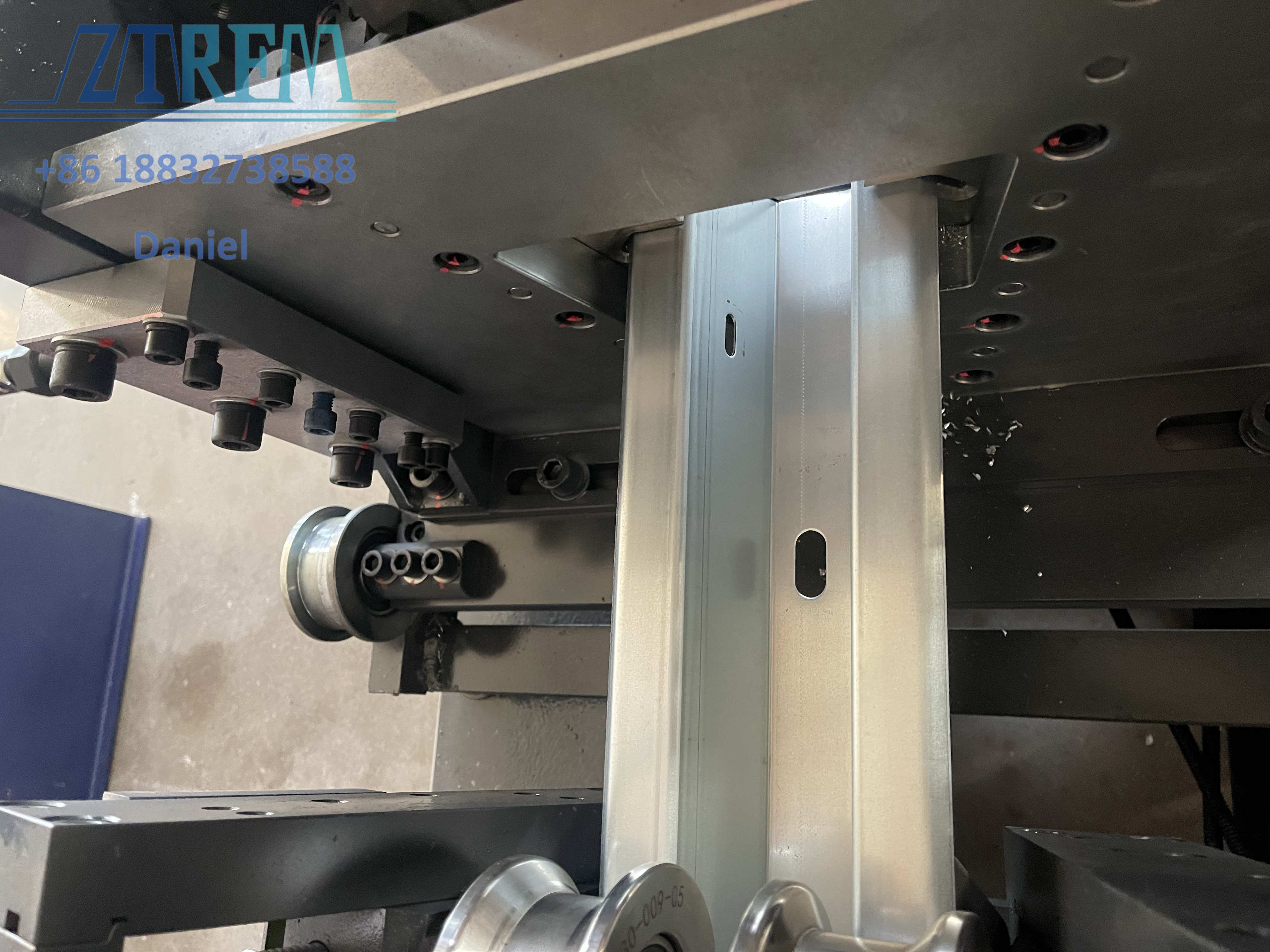 Hat Purlin Machine
