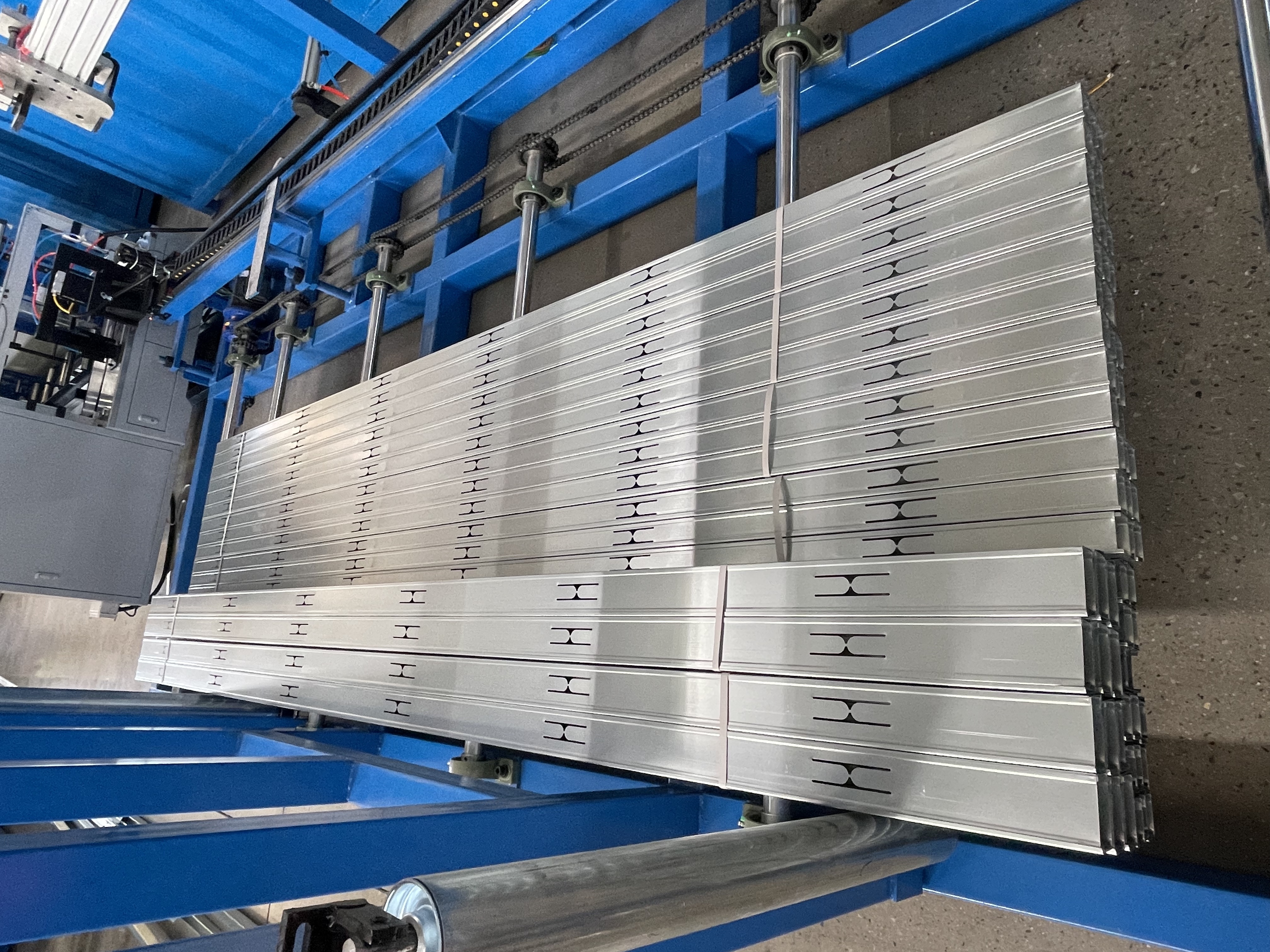 Revolutionizing Light Steel Framing: Zhongtuo's Auto-Adjust Keel Production Line
