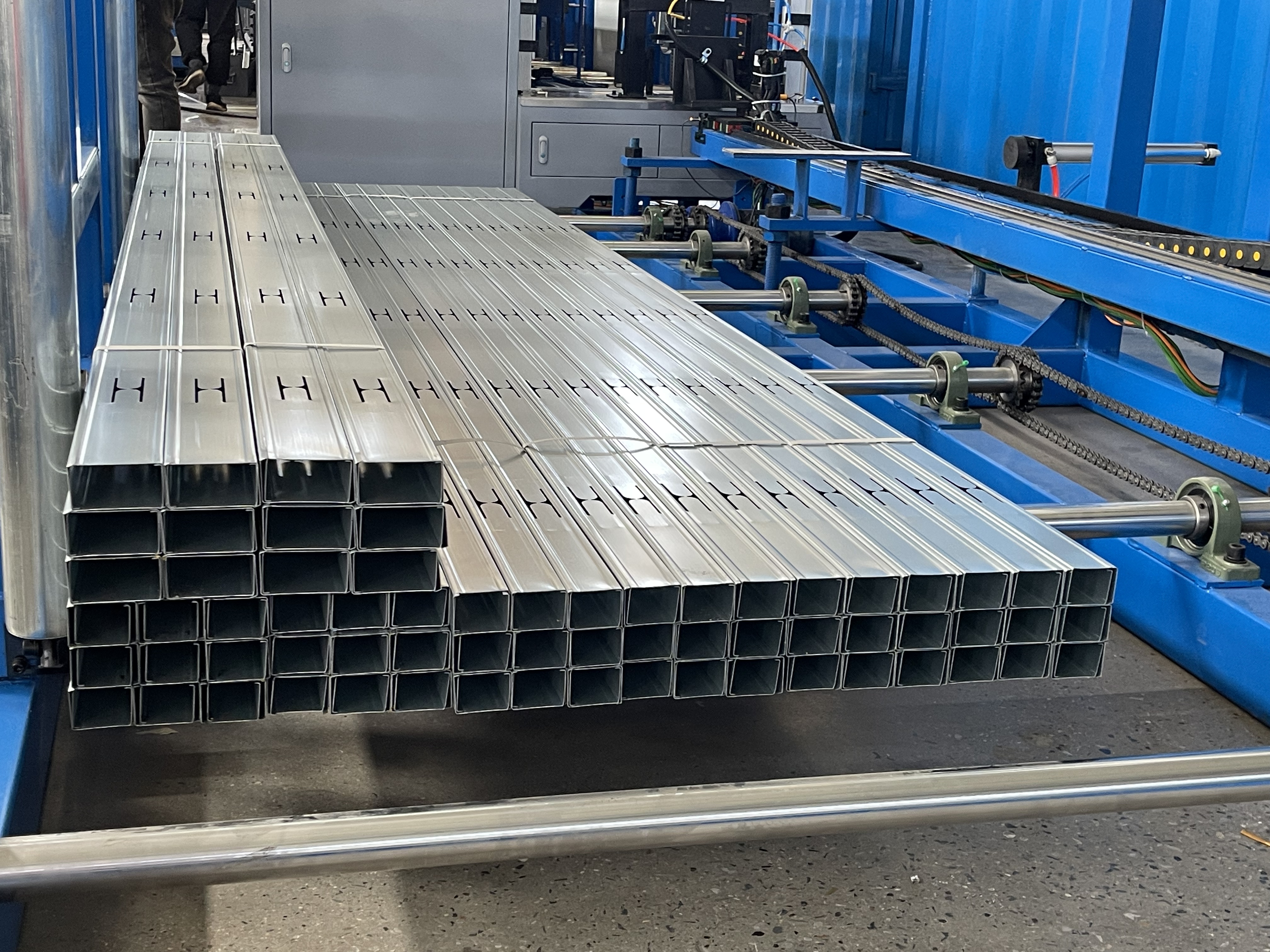 Revolutionizing Light Steel Framing: Zhongtuo's Auto-Adjust Keel Production Line
