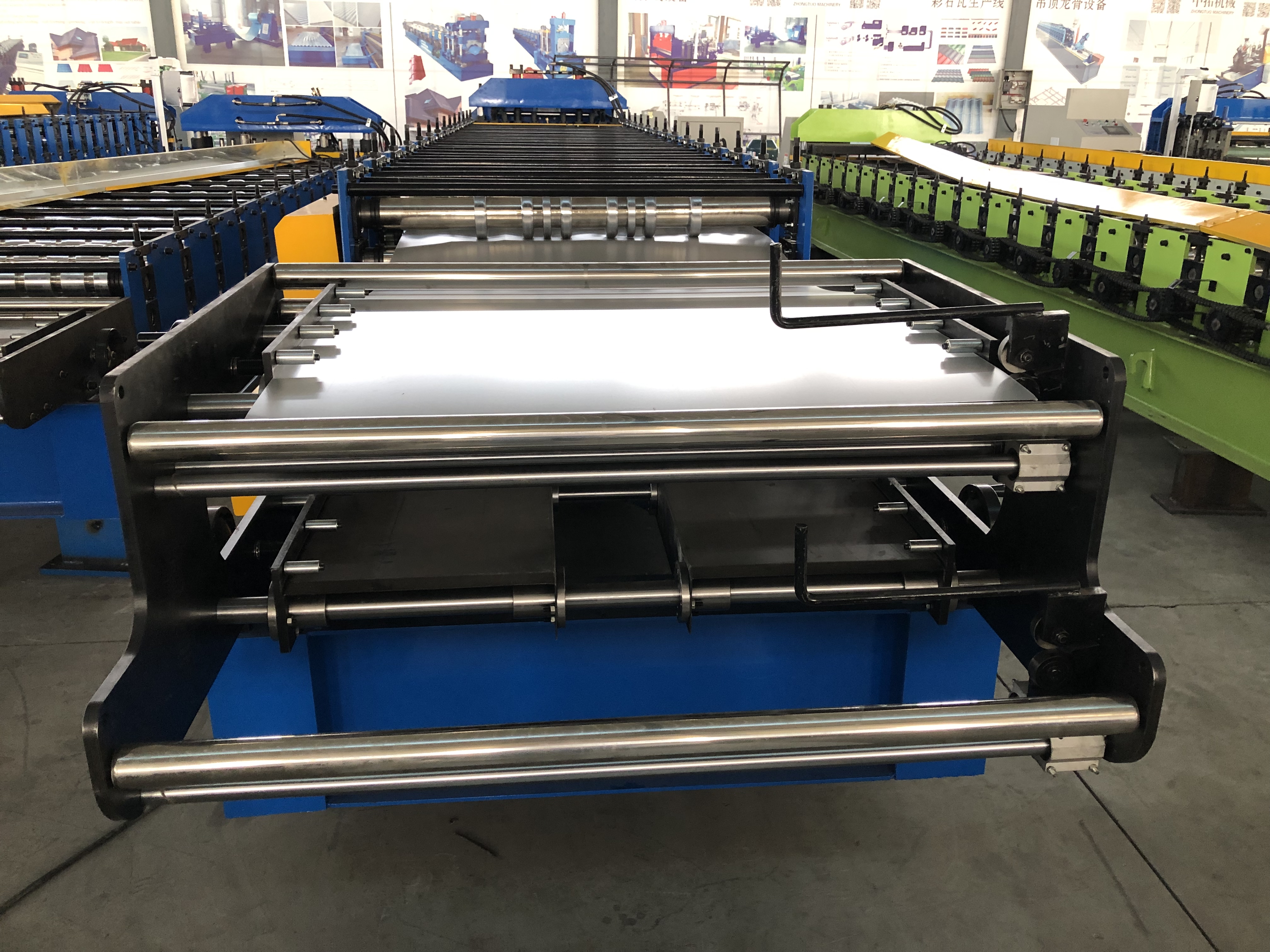 Double layer roofing sheet machine