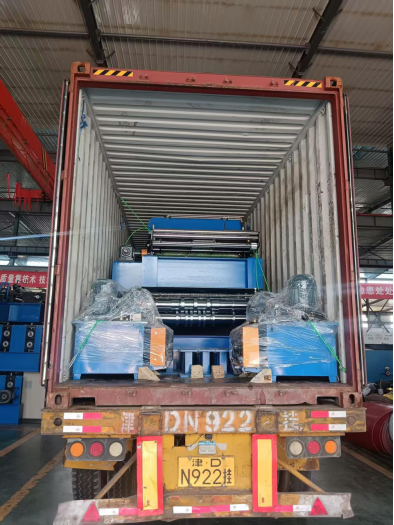 How to pack and ship Floor Decking Machine