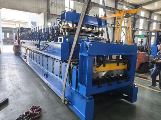 How to pack and ship Floor Decking Machine