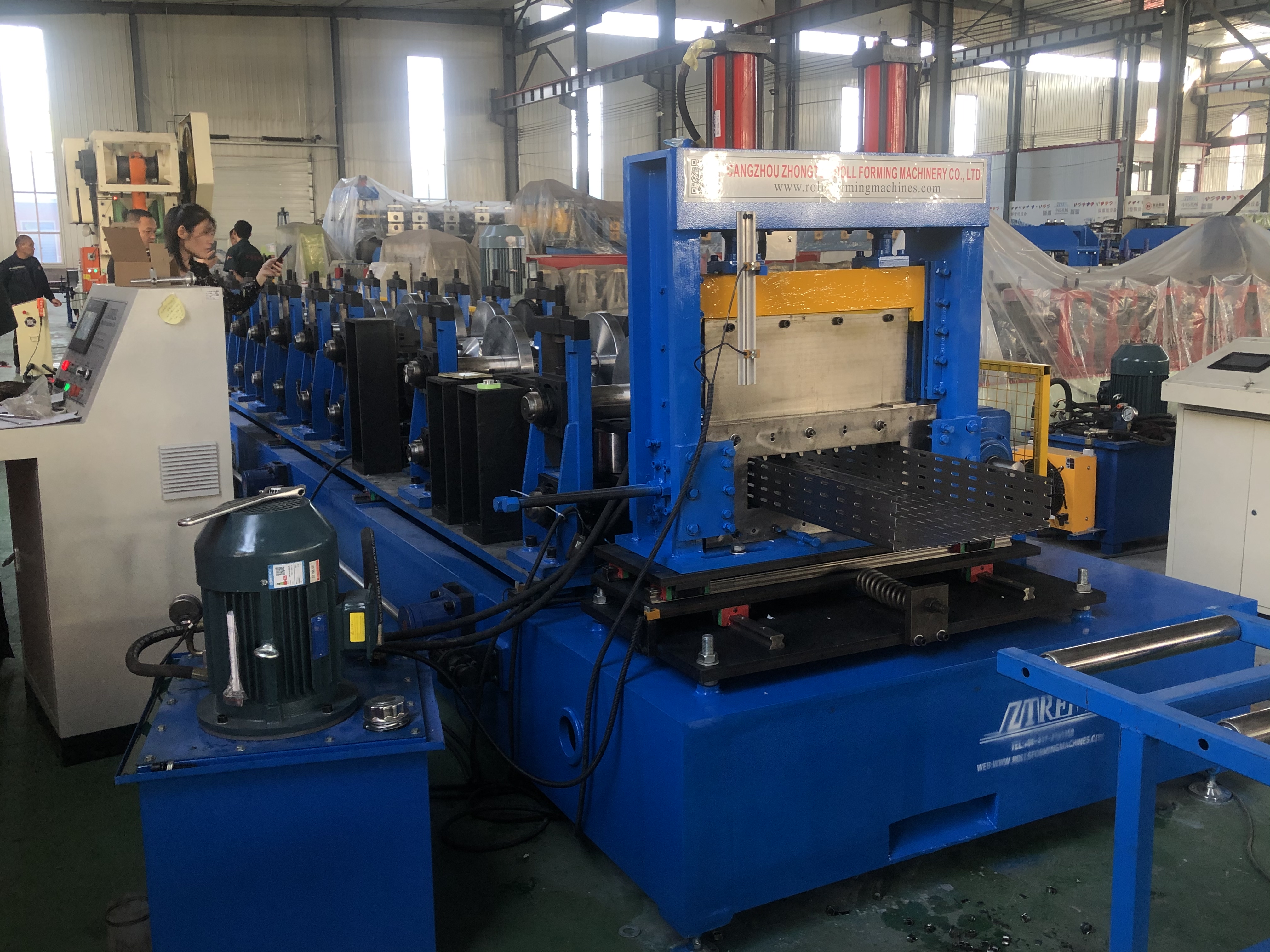 Fully Automatic cable tray roll forming machine