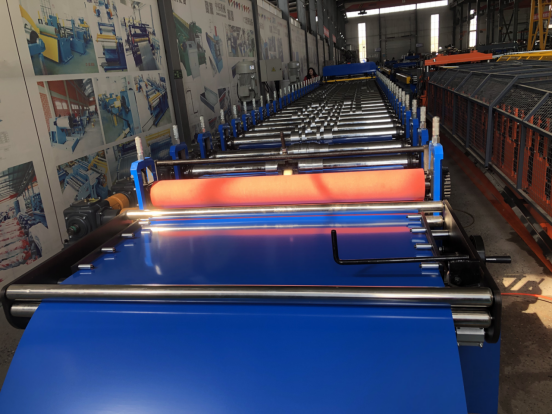 Trapezoidal roof sheeting machine structure
