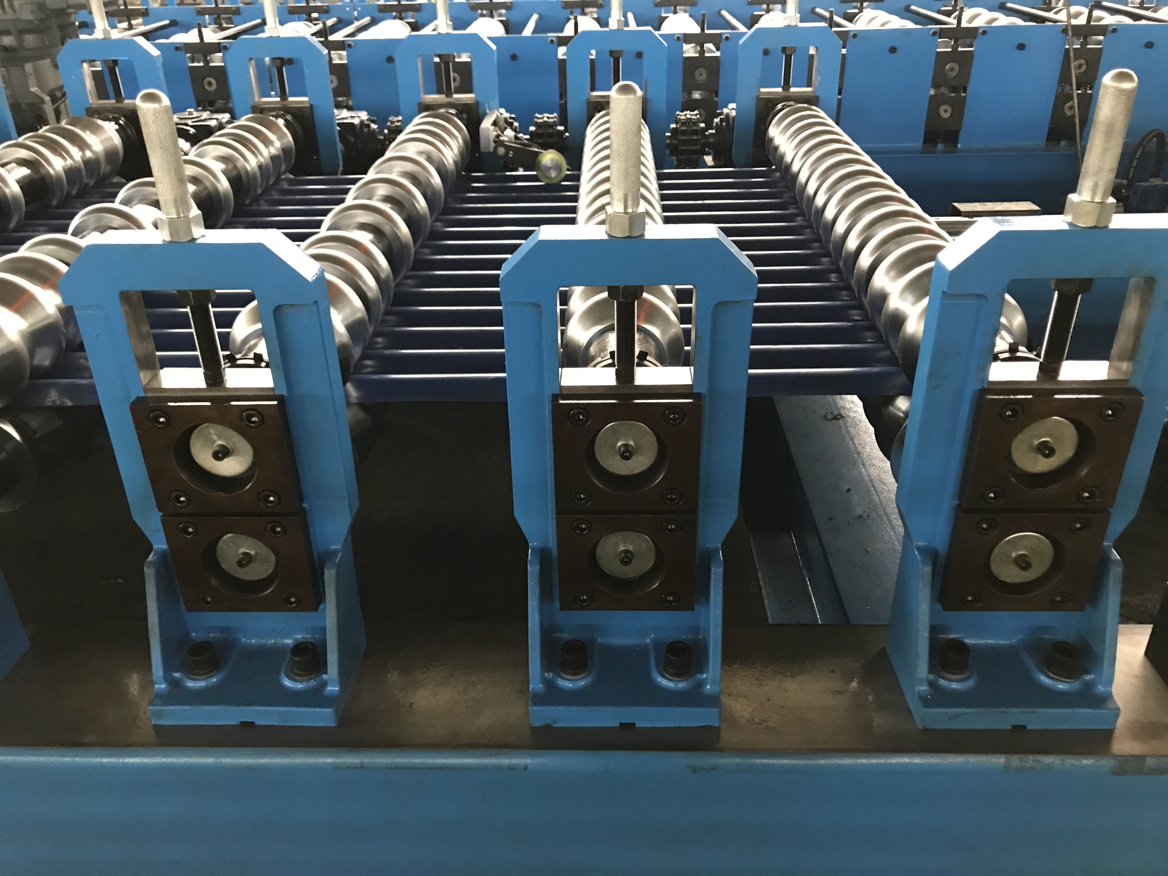 New Technology!!! Corrugated roofing sheet machine
