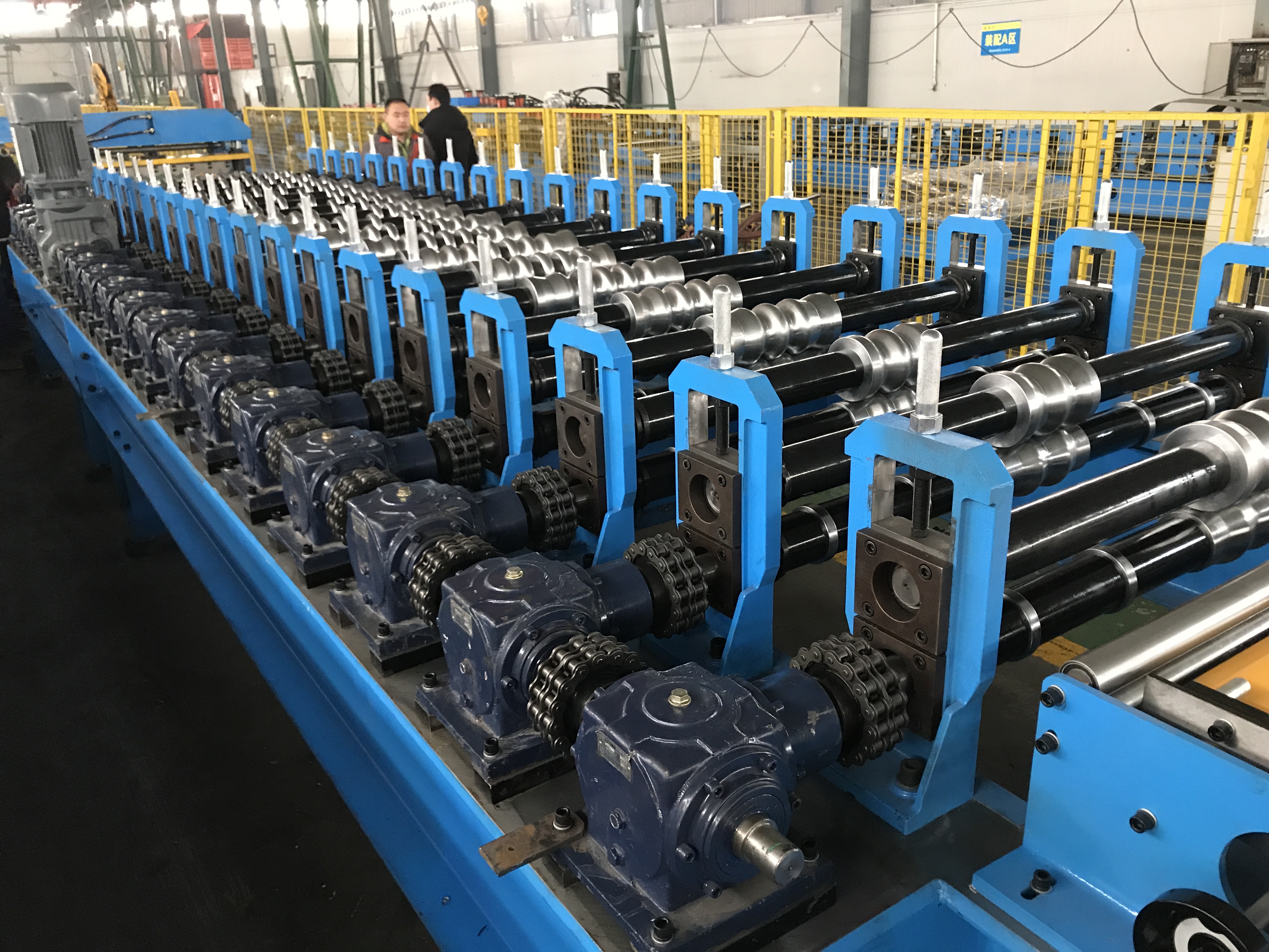 New Technology!!! Corrugated roofing sheet machine